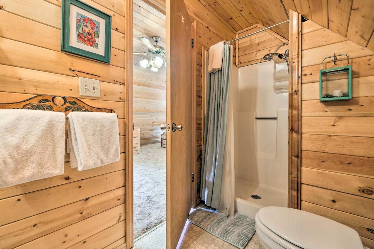 Rustic Duck Creek Village Cabin With Fire Pit! Εξωτερικό φωτογραφία