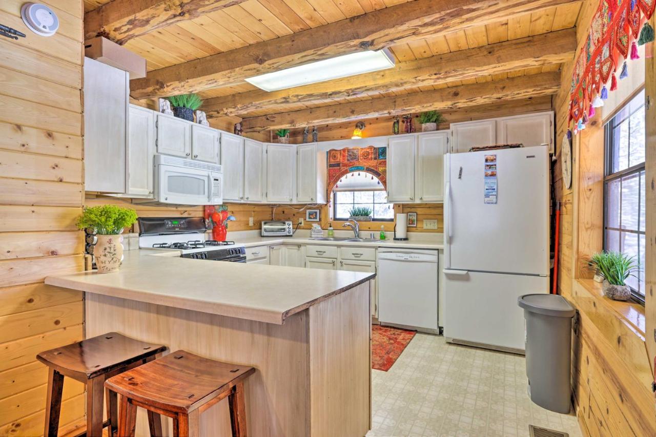 Rustic Duck Creek Village Cabin With Fire Pit! Εξωτερικό φωτογραφία